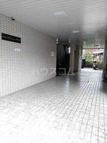 18/26 エントランス