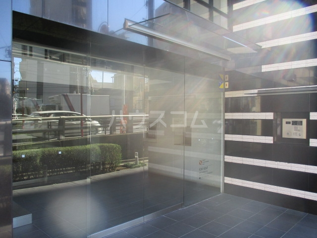 21/28 エントランス