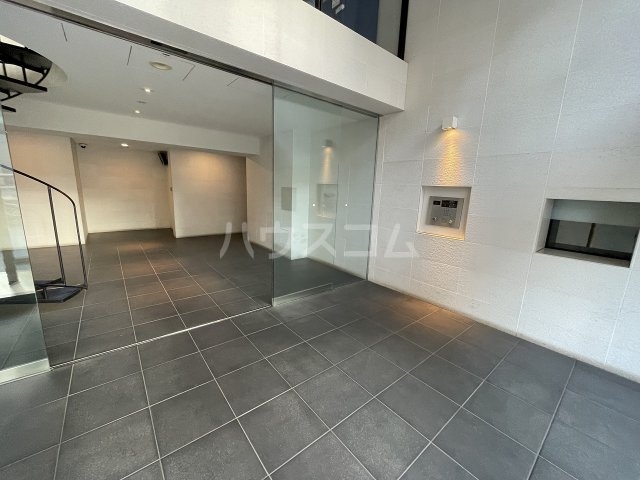 21/30 エントランス