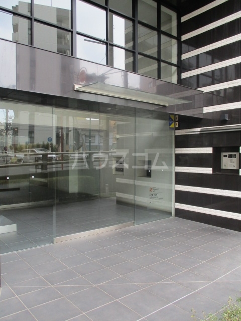 21/28 エントランス