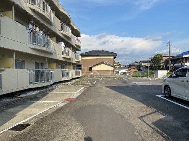 22/27 駐車場
