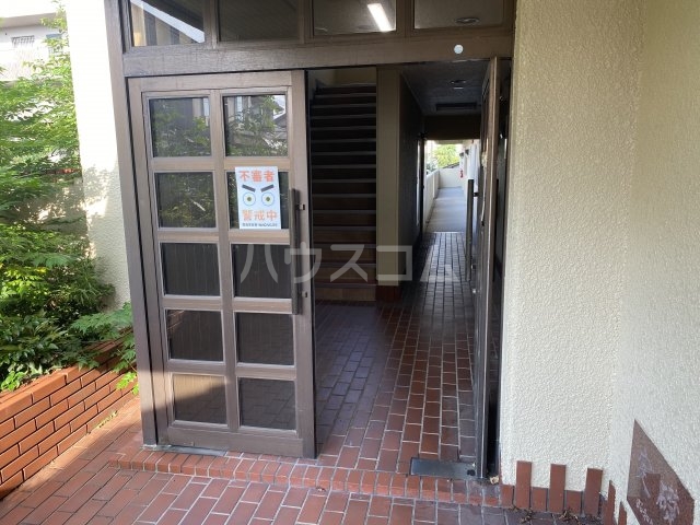 21/27 エントランス