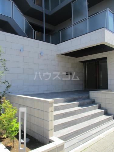 21/28 エントランス