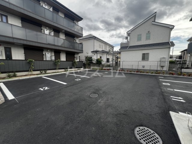 26/30 駐車場