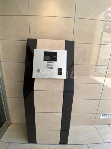 18/29 エントランス