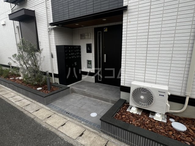 22/28 エントランス
