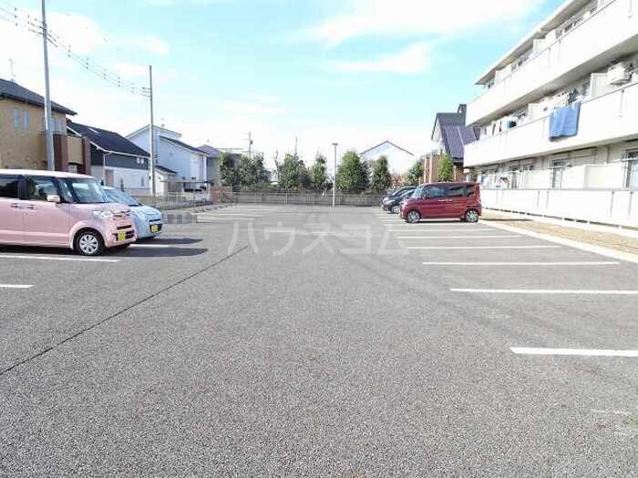18/20 駐車場