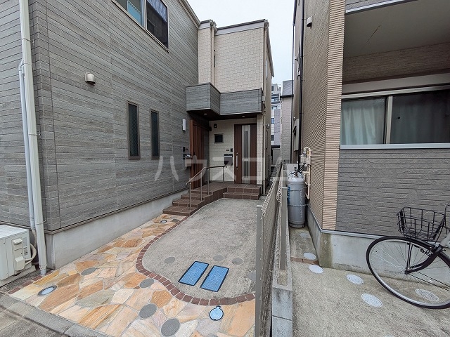 29/30 エントランス