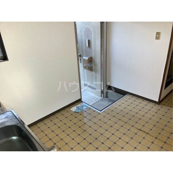 23/30 エントランス