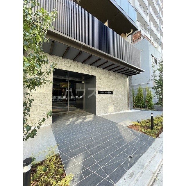 17/27 エントランス