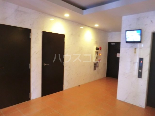 22/30 エントランス