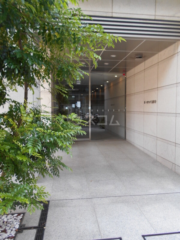 16/20 エントランス