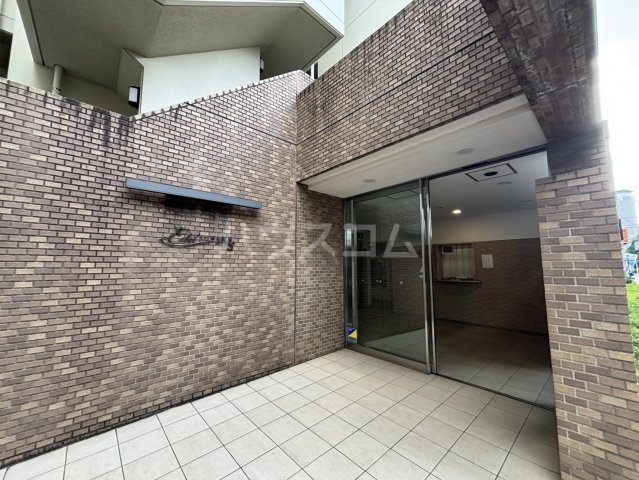 19/29 エントランス