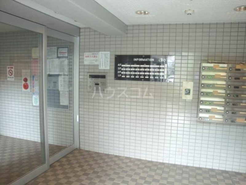 16/18 エントランス