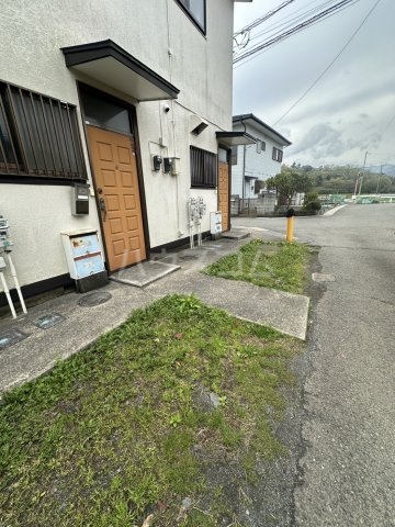 24/27 エントランス