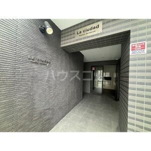 17/22 エントランス