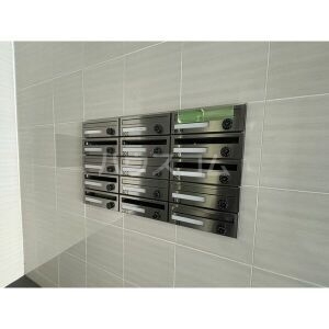 18/22 エントランス