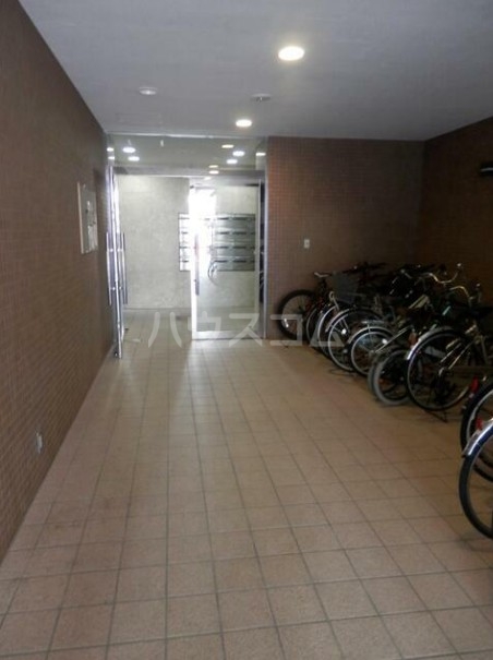 16/26 エントランス