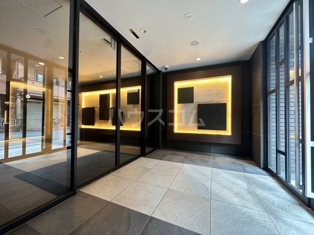 28/30 エントランス