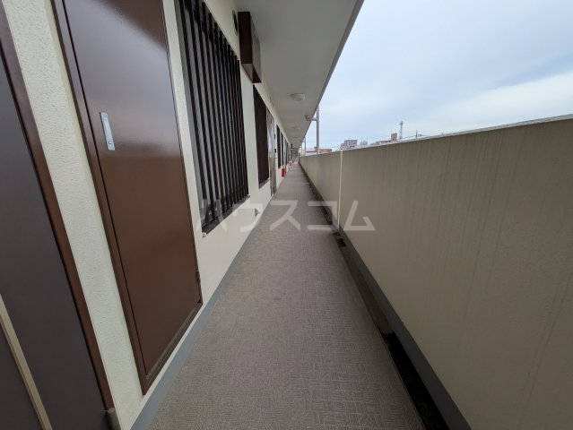 21/30 バルコニー