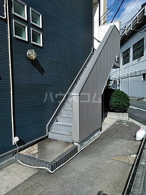 22/26 エントランス