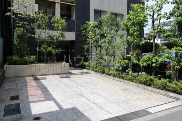 20/26 エントランス