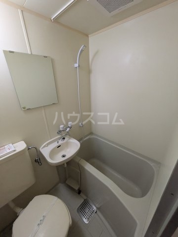 13/28 浴室