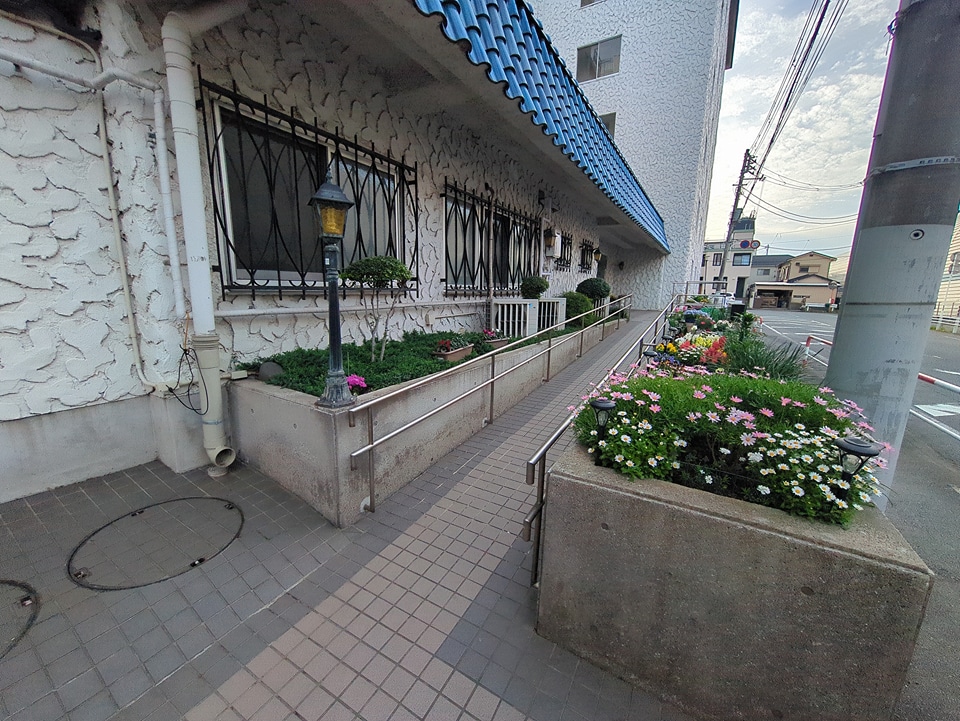 28/30 エントランス