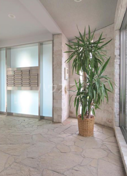 21/24 エントランス