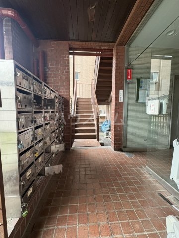 19/30 エントランス