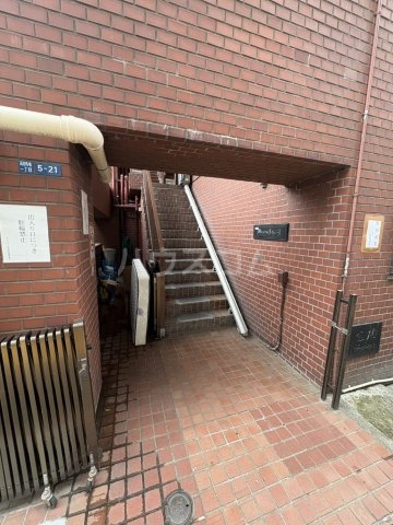 20/30 エントランス