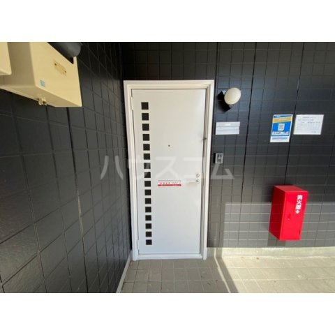 22/30 エントランス