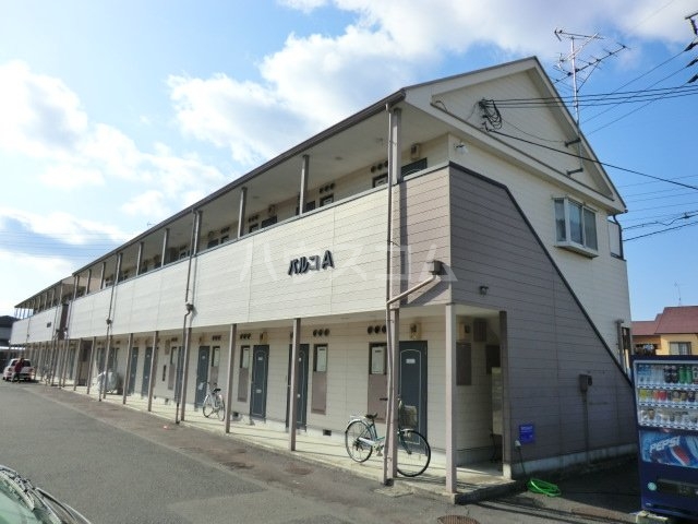 13/22 エントランス