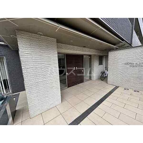 22/30 エントランス