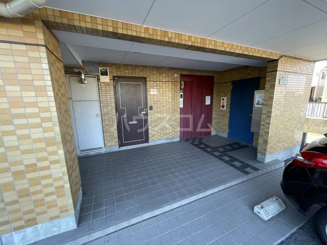 20/30 エントランス