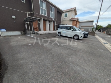 26/27 駐車場