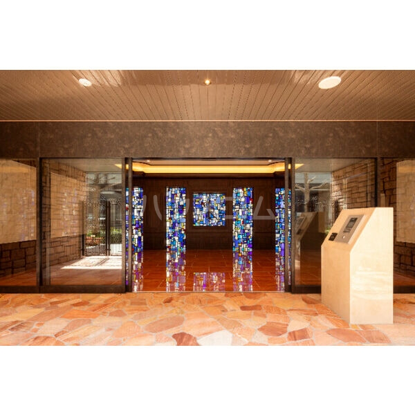 18/25 エントランス