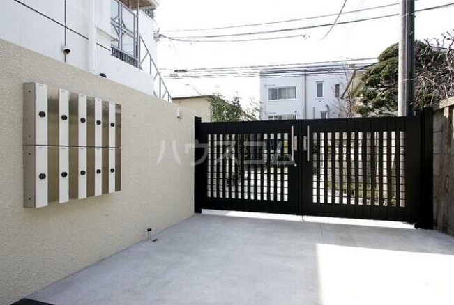 17/26 エントランス