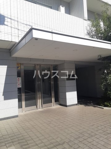 17/23 エントランス