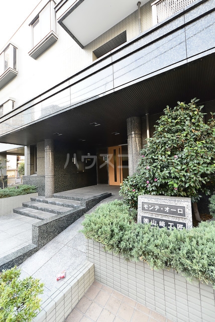 13/23 エントランス