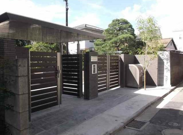 14/18 エントランス