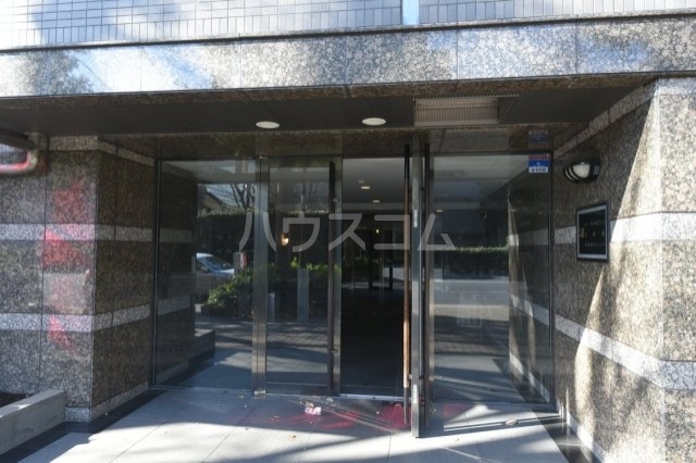 16/25 エントランス