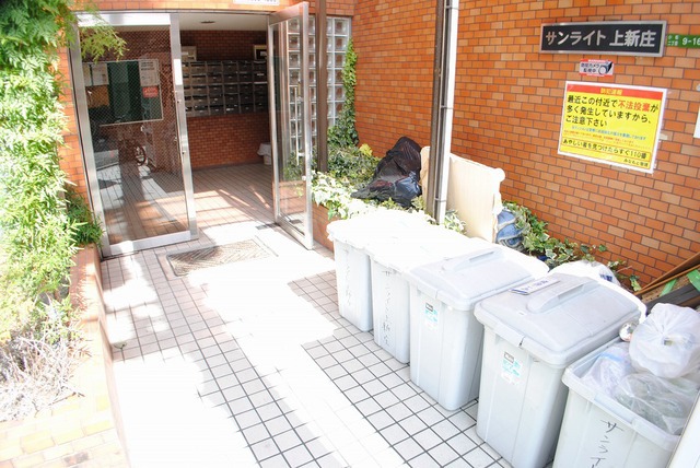 25/30 エントランス