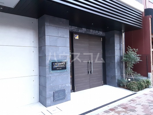 22/30 エントランス