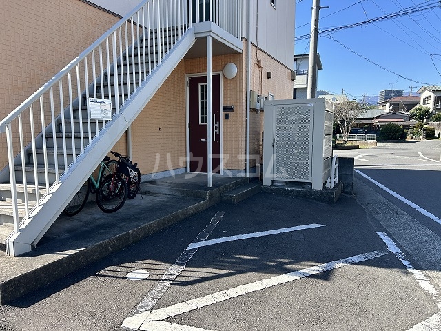 25/28 エントランス