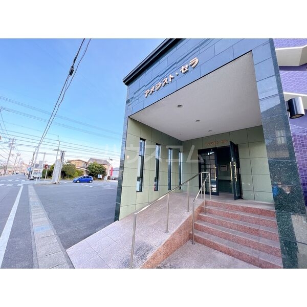 19/30 エントランス