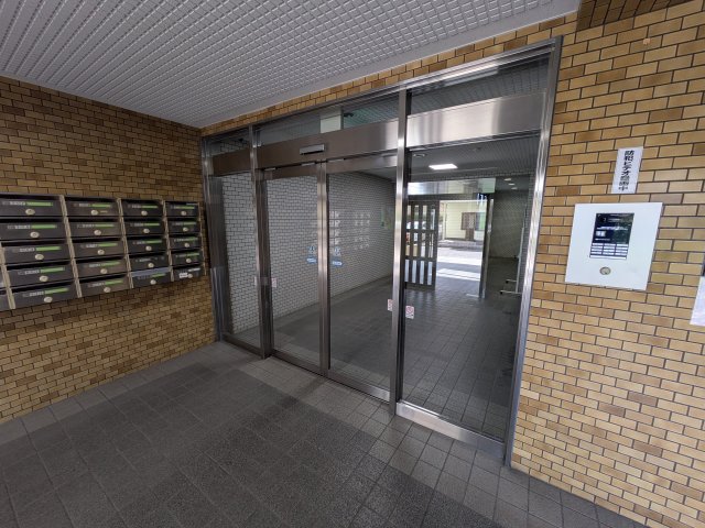 21/23 エントランス