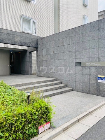 19/23 エントランス