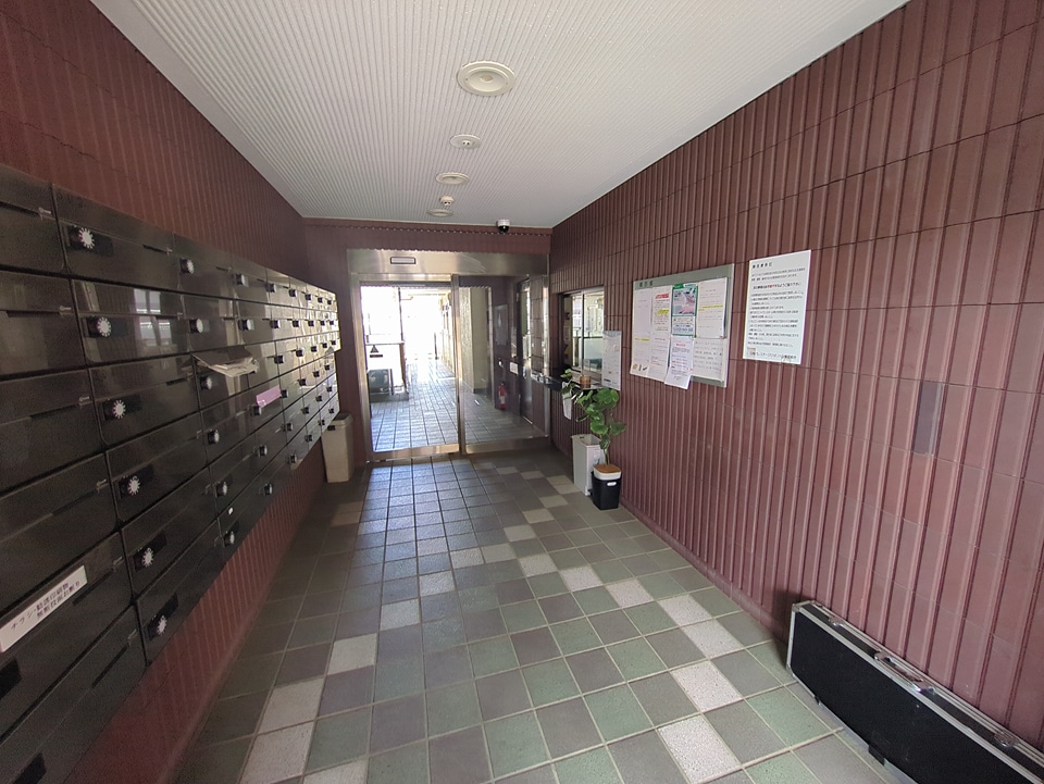 18/19 エントランス