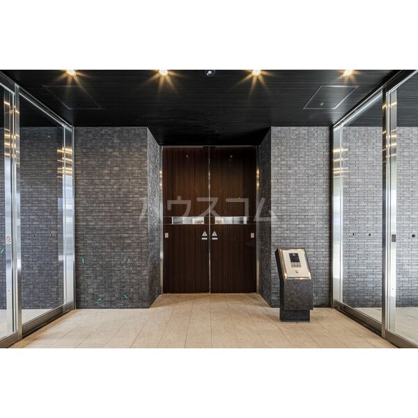 20/28 エントランス